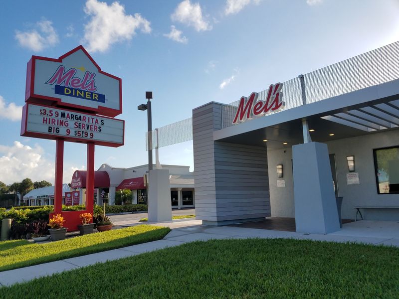 Mel's Diner, Naples
