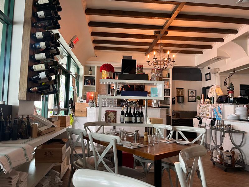 Molto Trattoria — Naples