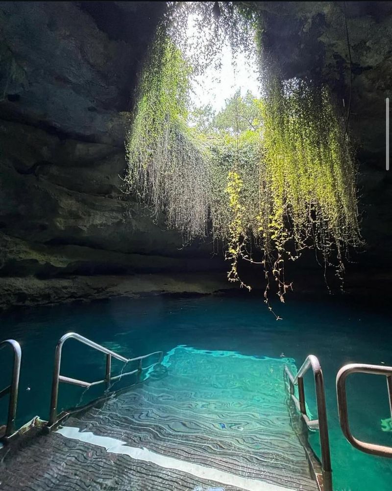 Devil's Den Prehistoric Spring — Williston