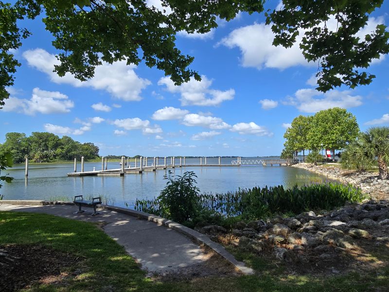 Mount Dora Waterfront & Palm Island Park – Mount Dora