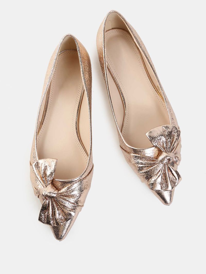 8 Stunning Shoe Options to Pair with a Bronze Dress for a Polished and Glamorous Look