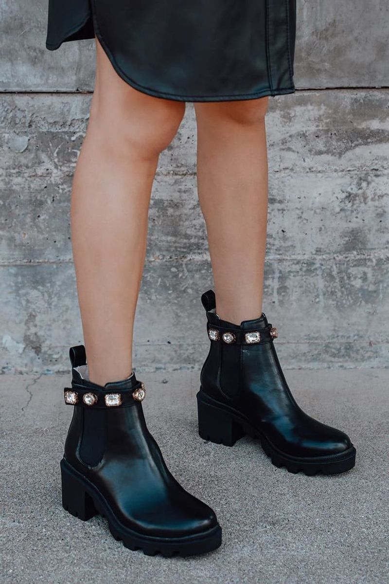 9 Once-Popular Winter Boot Styles That Are Officially Over