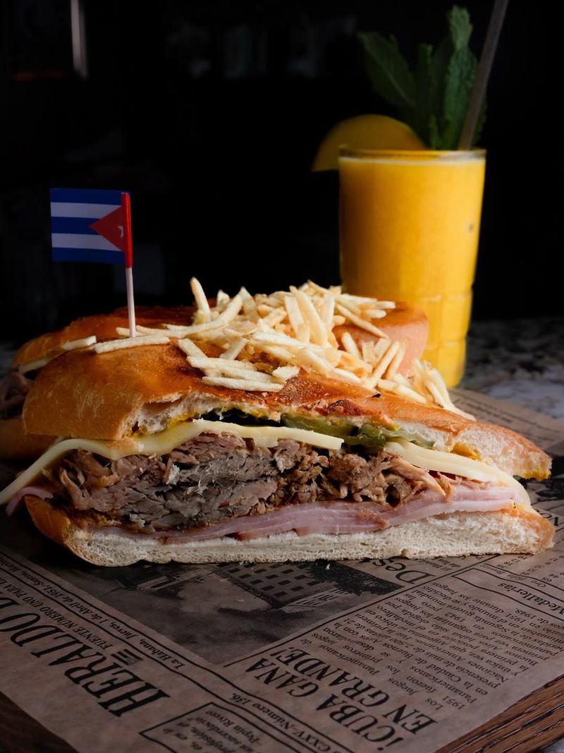 Esquina Cubana – Miami Beach, FL