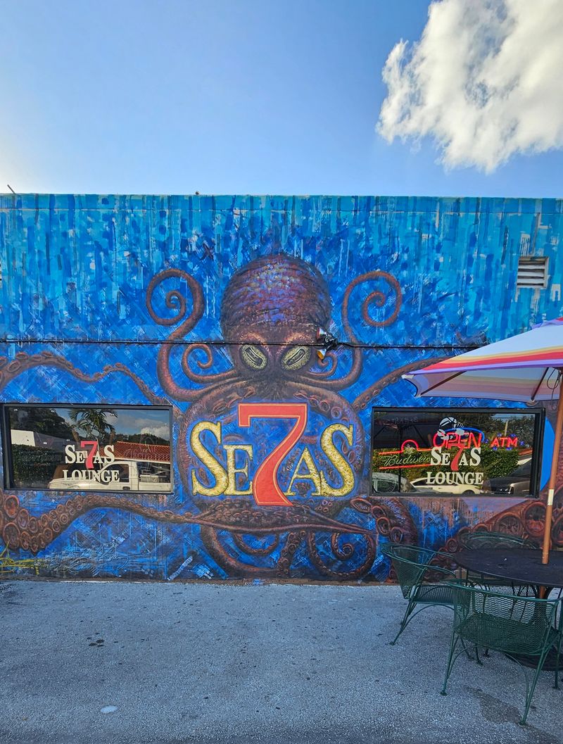 Seven Seas Bar (Miami)