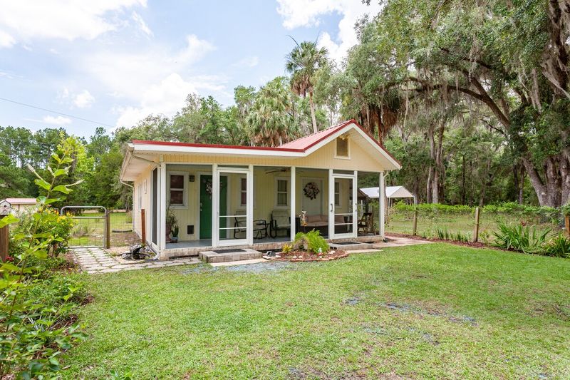 Cozy Cottage – Surrounded by Nature, Not Neighbors — Dunnellon, FL
