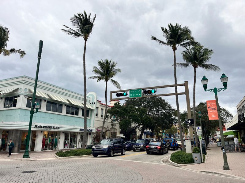 Atlantic Avenue Walk to the Beach