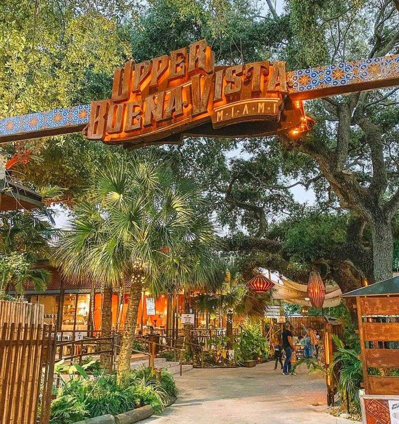 NE 2nd Avenue (Upper Buena Vista block) — Buena Vista