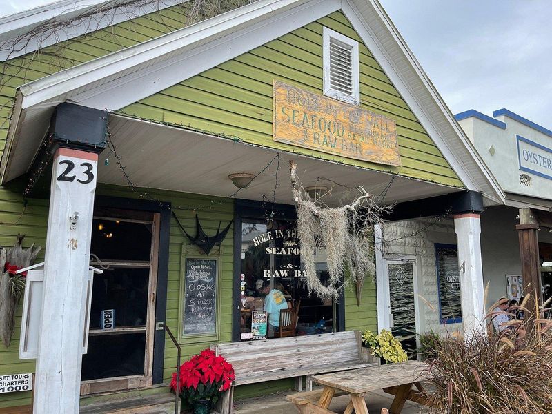 Hole in the Wall Seafood and Raw Bar, Apalachicola