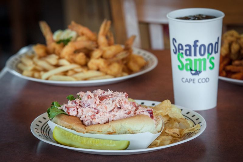 Seafood Sam's, Sandwich