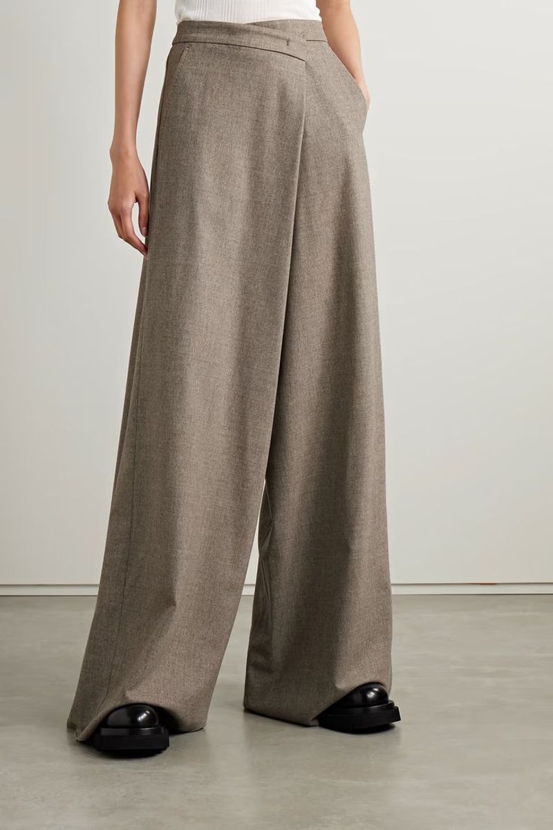 Ignoring Shoe Proportions That Clash With Outfit Silhouettes