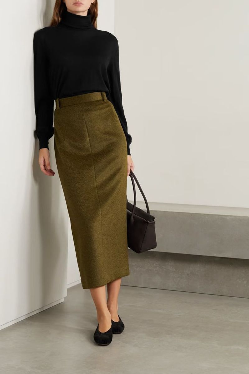 Round-Toe Comfort Flats