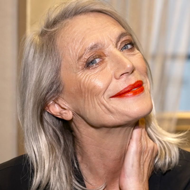 You Should Only Wear Neutral Makeup