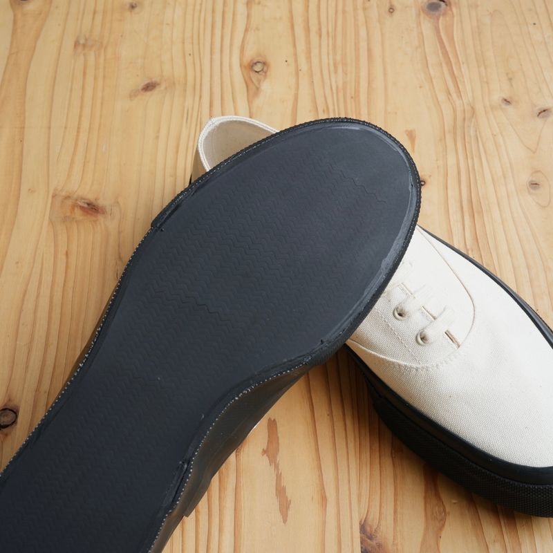 Indonesia - Shoes and the “Left Foot” Rule