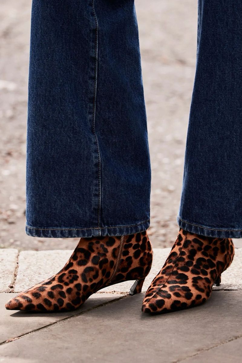 Mint Velvet – Issy Leopard Print Leather Textured Ankle Boot