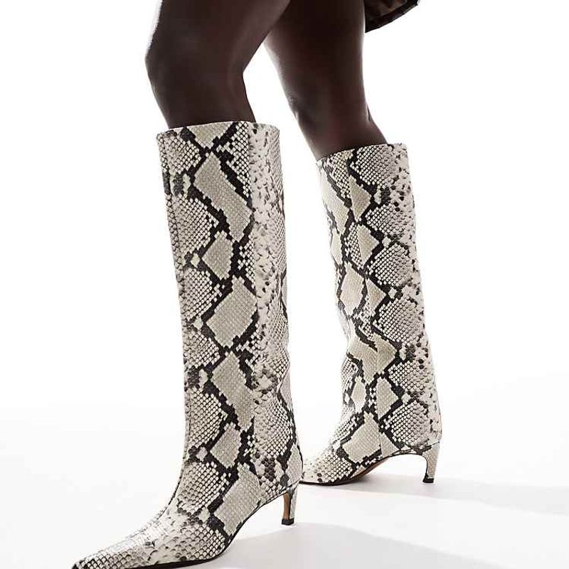 ASOS DESIGN – Cleo Premium Leather Kitten Heel Knee Boots in Snake