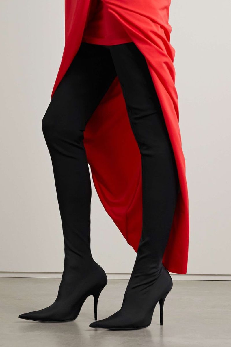 Excessively Pointed Toe Shoes