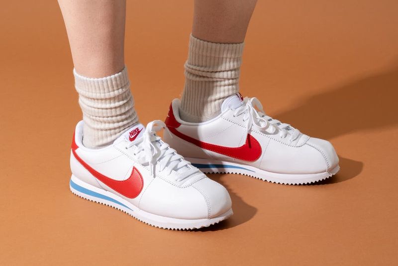 Minimalist White Sneakers With an Uncommon Silhouette