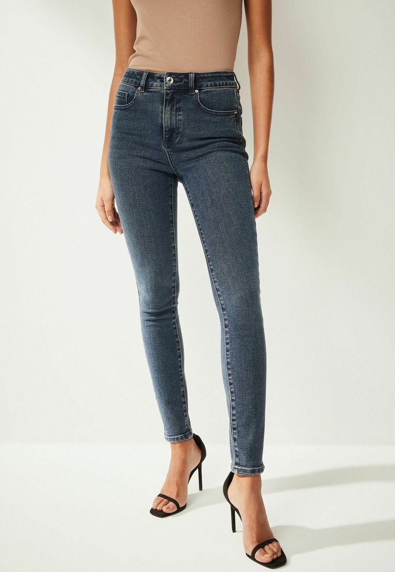 AG Jeans Prima Cigarette Leg Jeans