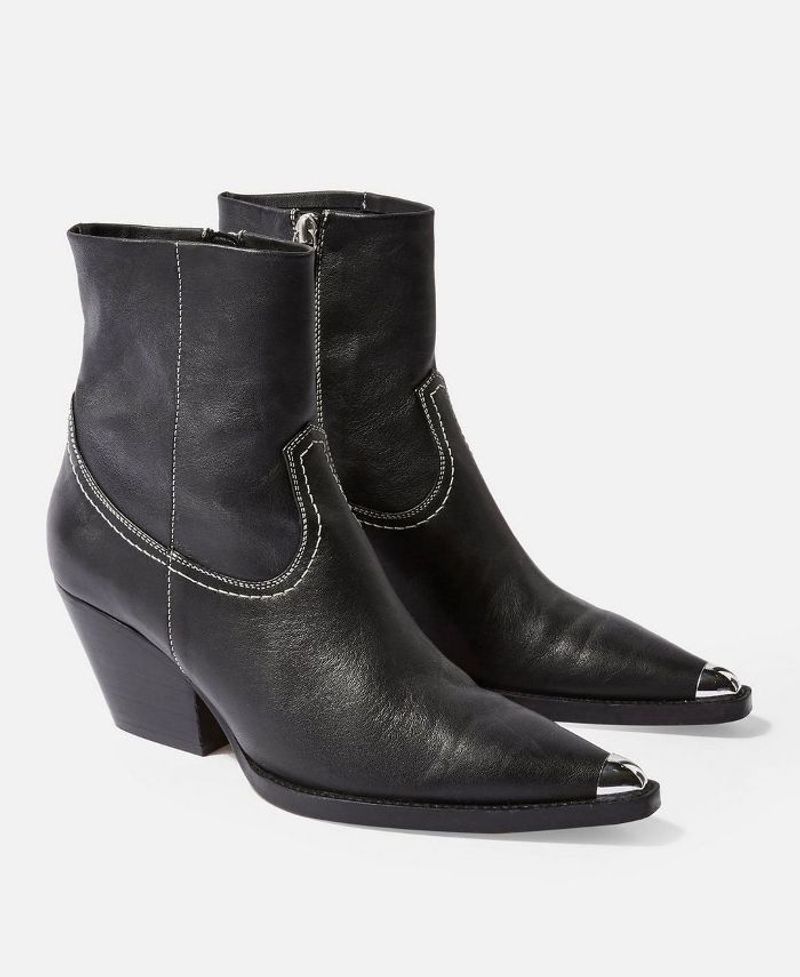 Western-Style Cowboy Boots