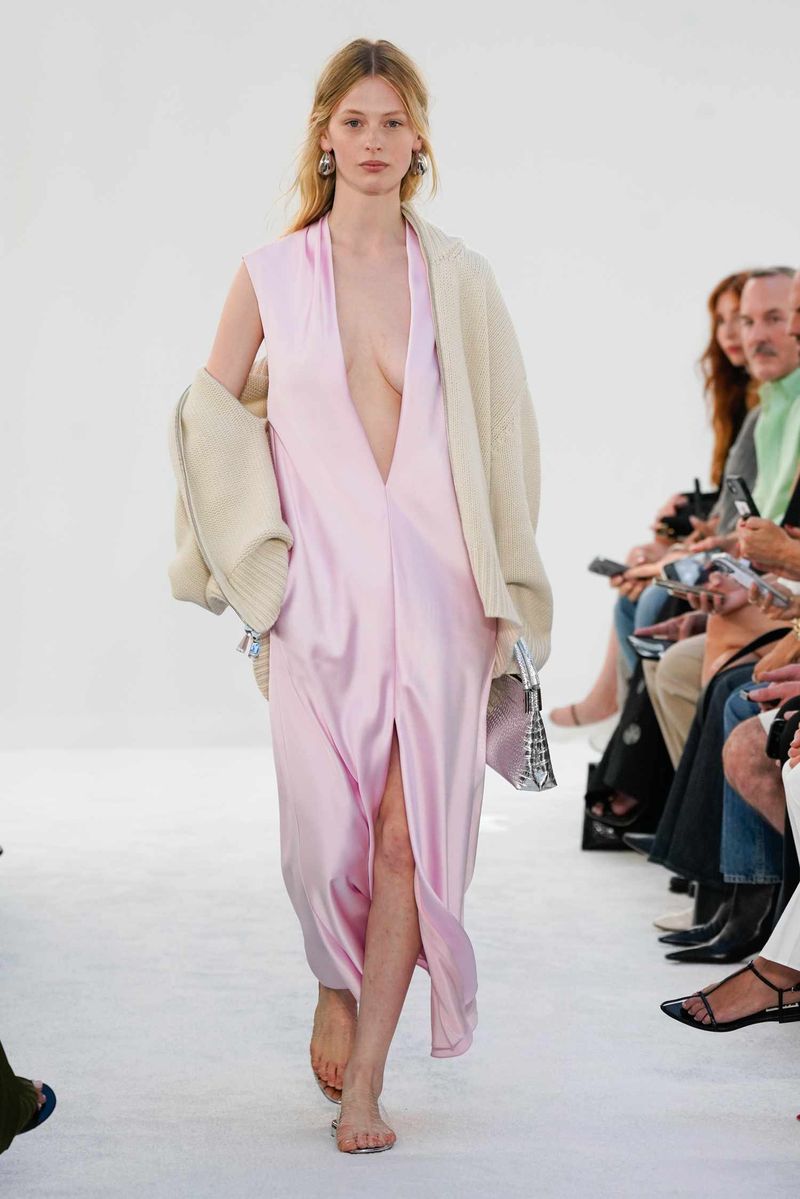 Icy Pastels & Washed-Out Neutrals
