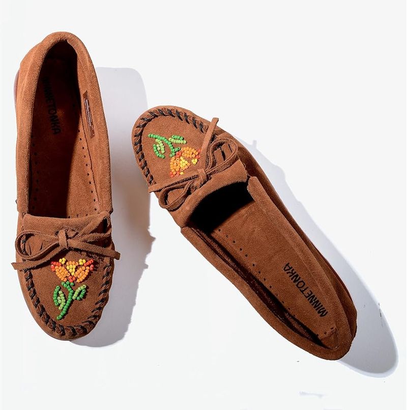 Minnetonka x Lucie Skjefte Ziigwan Waabigwan Slippers