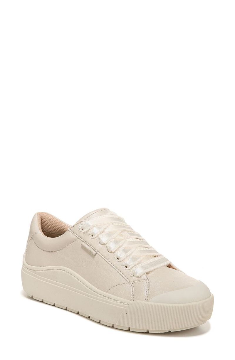 Dr. Scholl’s Time Off Sneakers