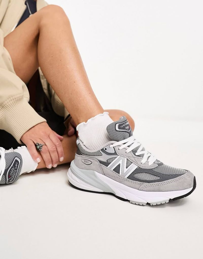 New Balance 990v6