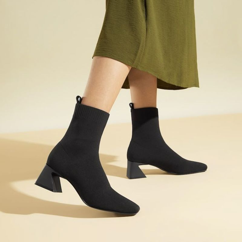 Vivaia Regina Pro Heels