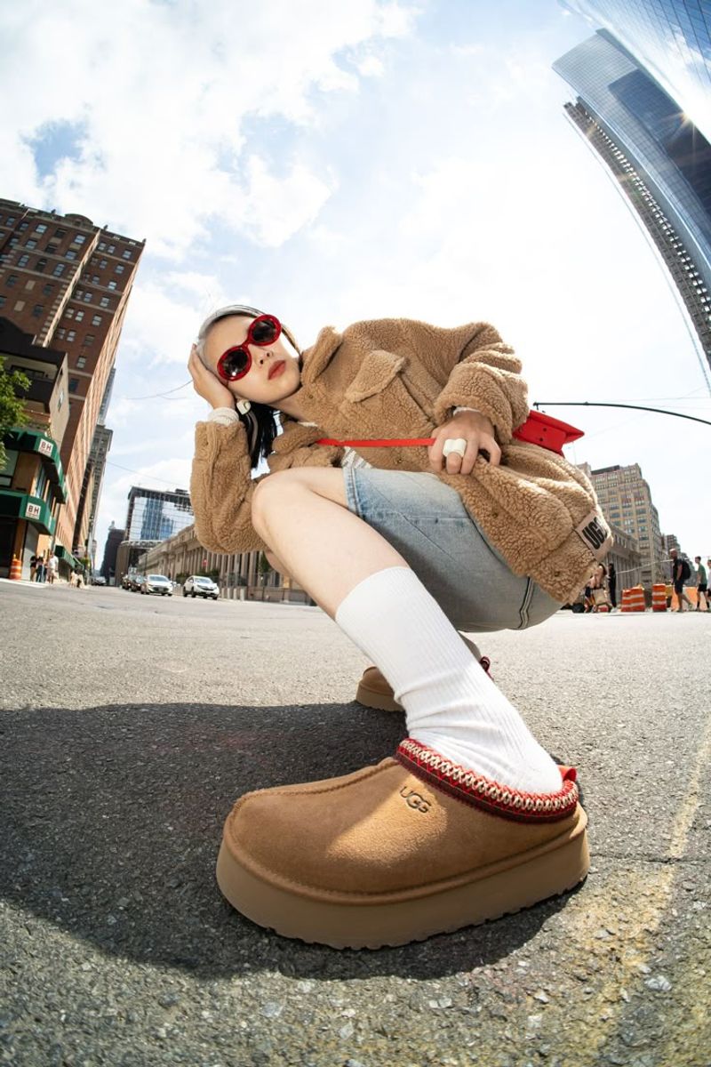 UGG