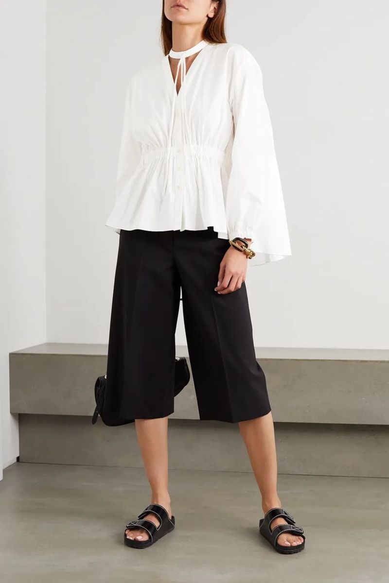 Wide-Leg Cropped Pants