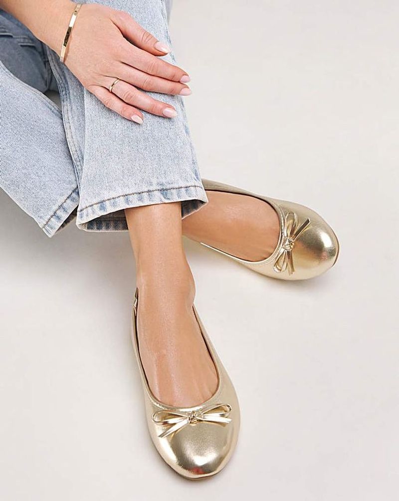 Classic Ballet Flats with Elasticized Edges
