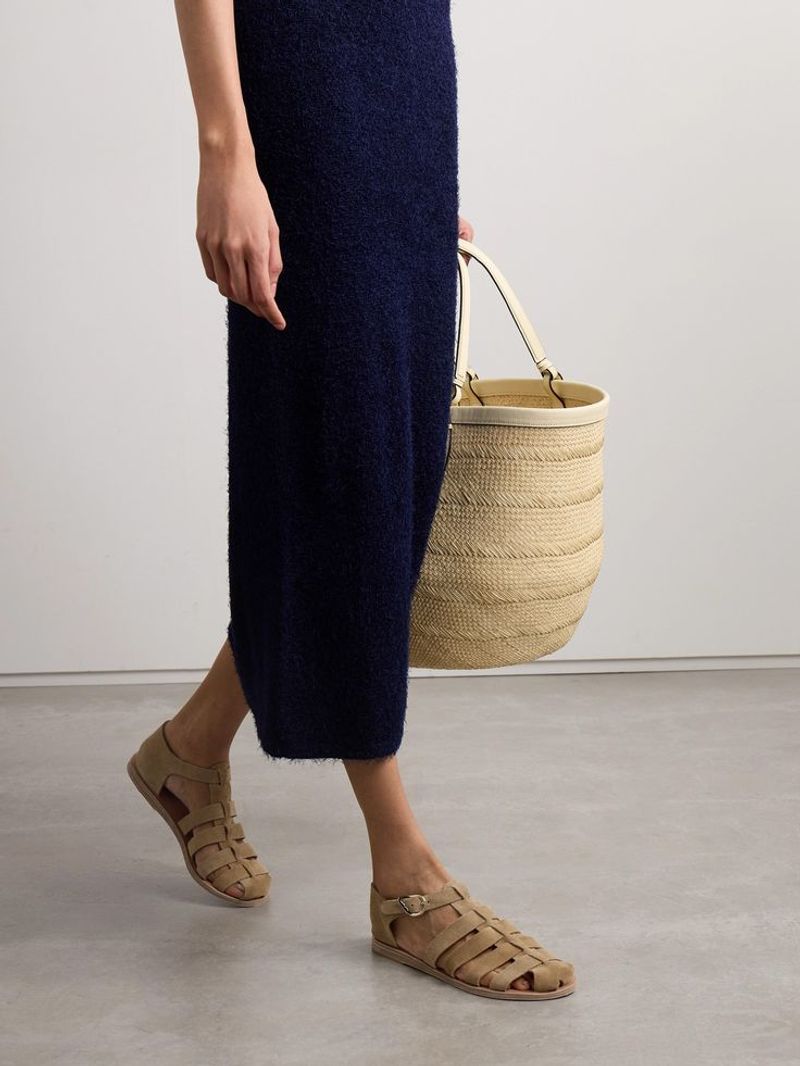 Flat Sandals & Fisherman Styles