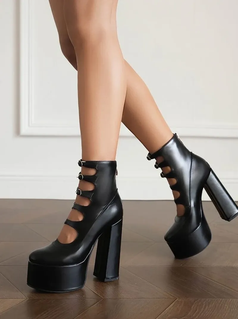 Heels That You Clearly Can't Walk In