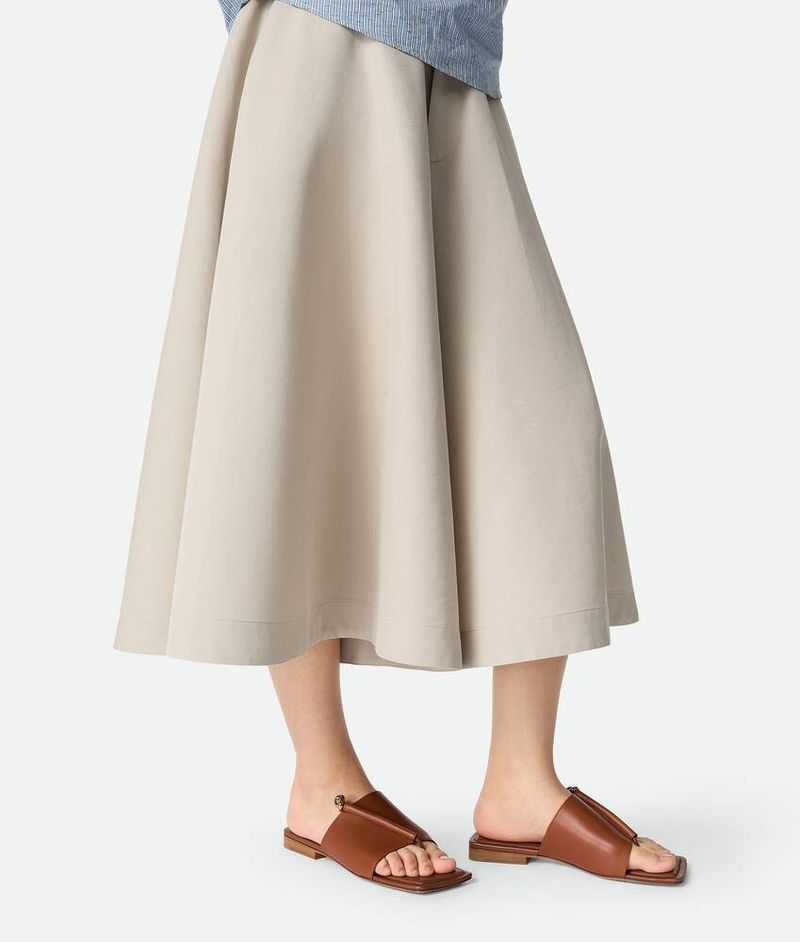 Bottega Veneta Solstice Flat Thongs in Light Wood