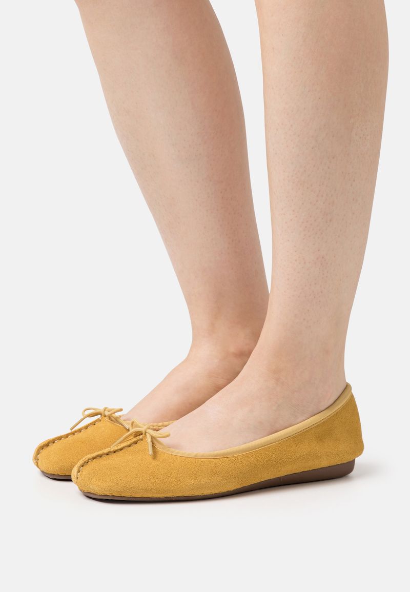 Clarks Sara Bay Ballet Flats