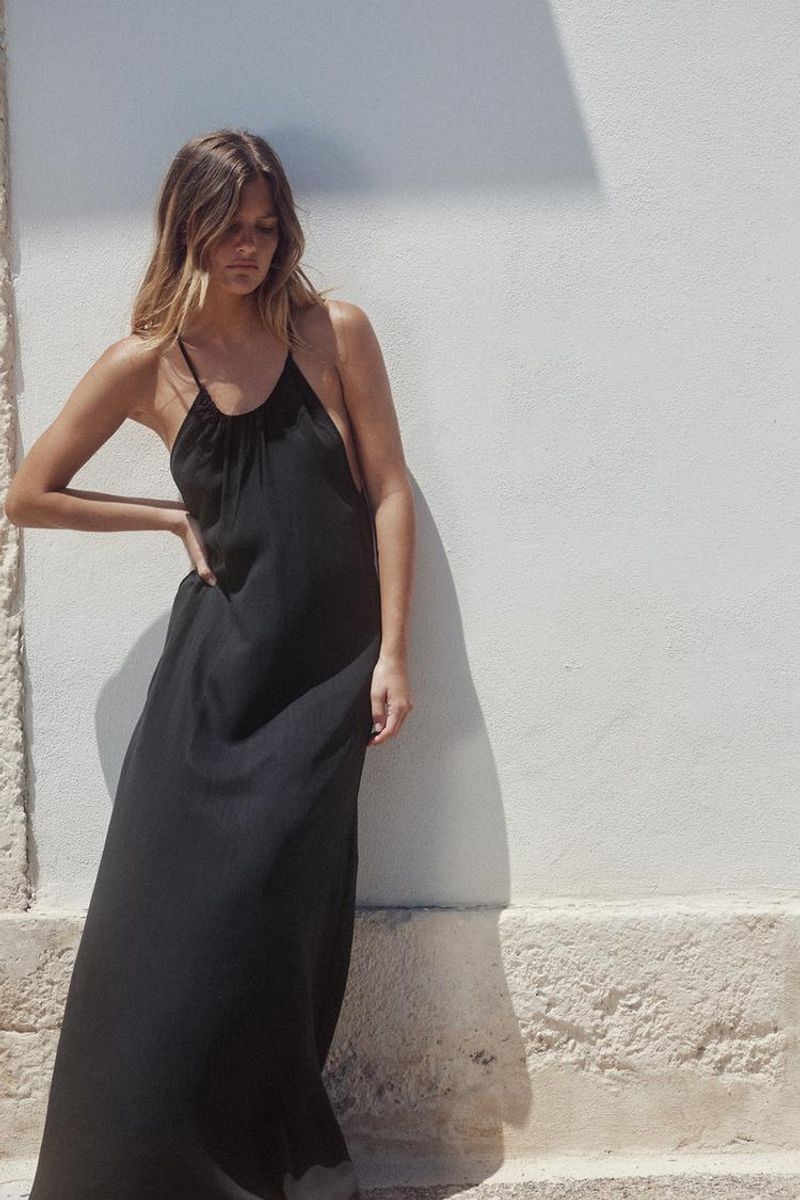 HALTERNECK DRESS WITH GATHERING