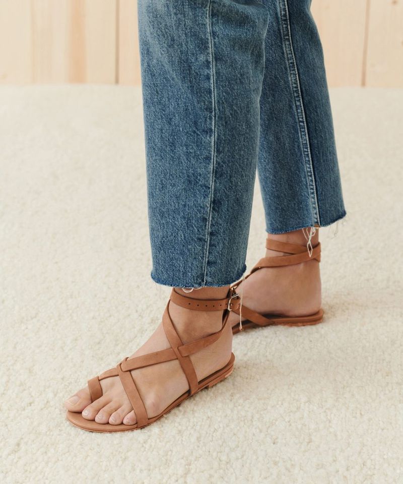 Supportive Strappy Sandals in Premium Leather
