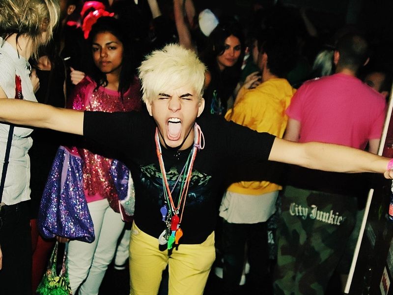 New Rave's Fluorescent Flash