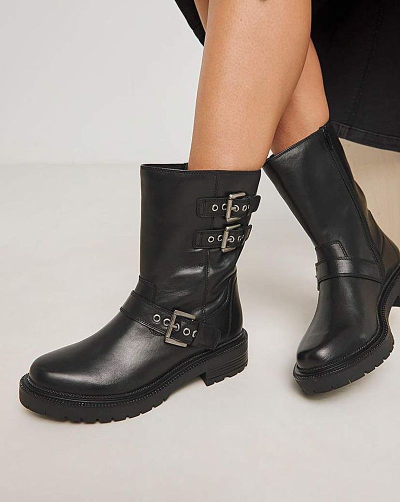 Boots with Wide Shafts