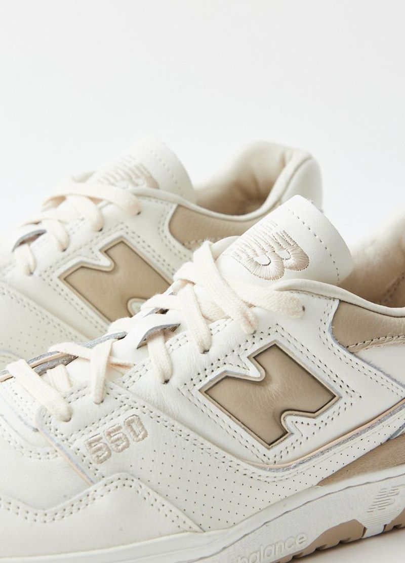 New Balance 550 in Cream/Beige