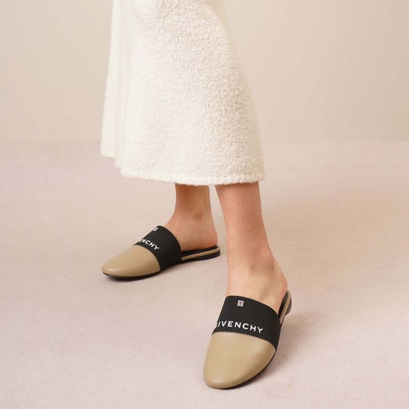 Flat Mules