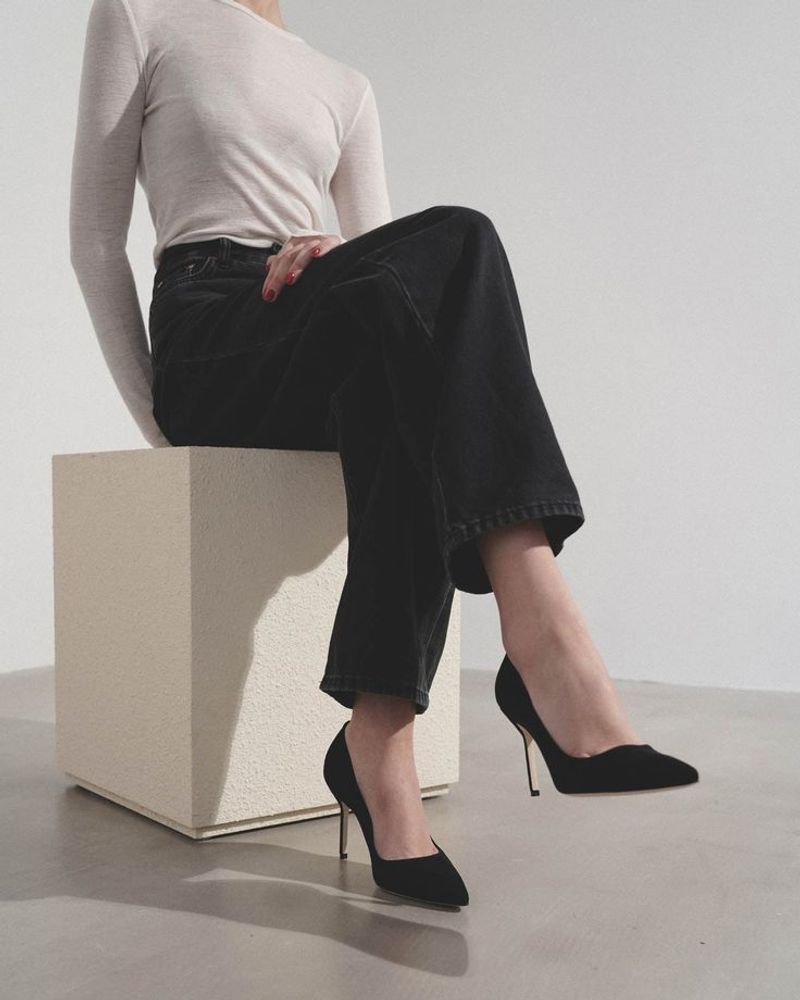 Manolo Blahnik BB Pointed Toe Pump