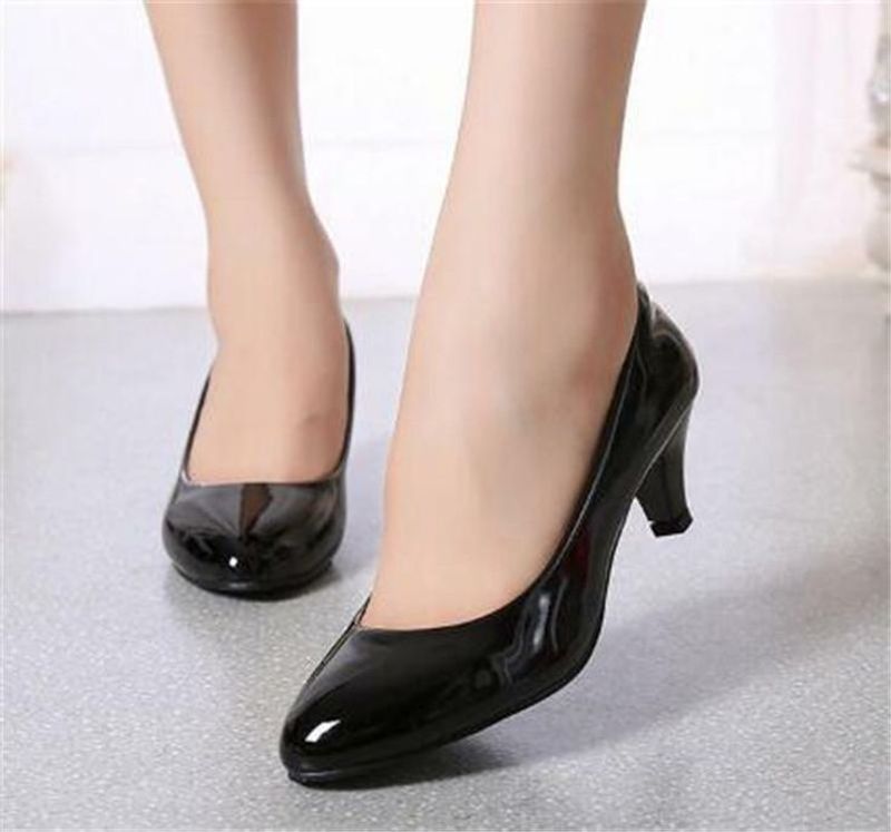 Round-Toe Patent Leather Pumps (With Short Heels)
