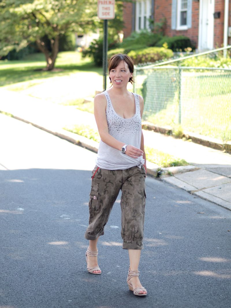 Cropped Pants That Cut Off at the Widest Part of the Calf