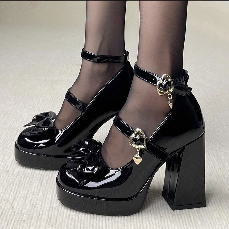 Rigid Patent-Leather Chunky Heel: Inflexible Fashion Mistake