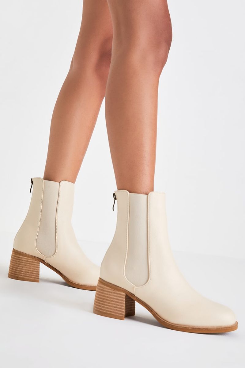 Ankle Boots (lightweight, low-heeled)