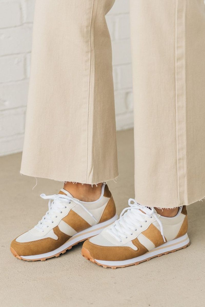 Sneakers in Neutral Tones