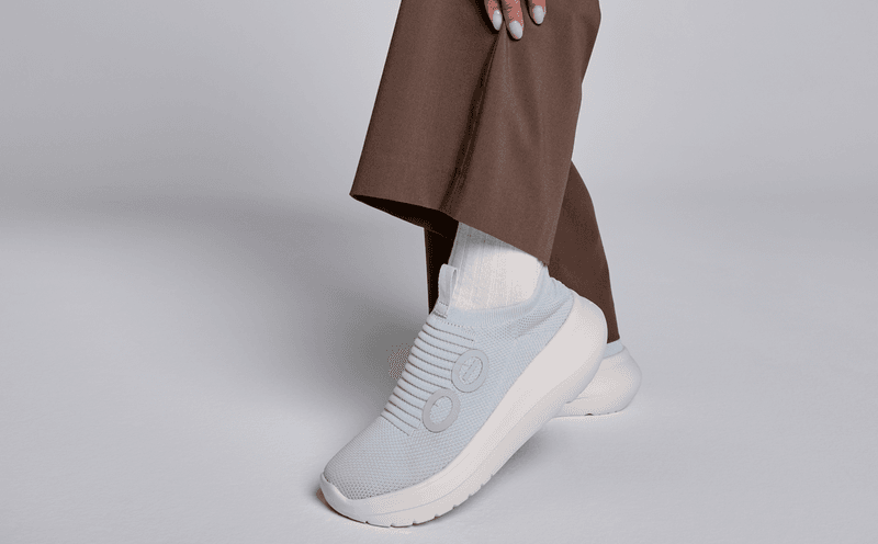 Oofos Oomy Zen Sneakers