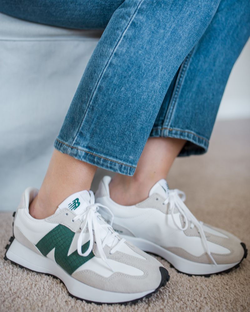 New Balance 327 Sneakers