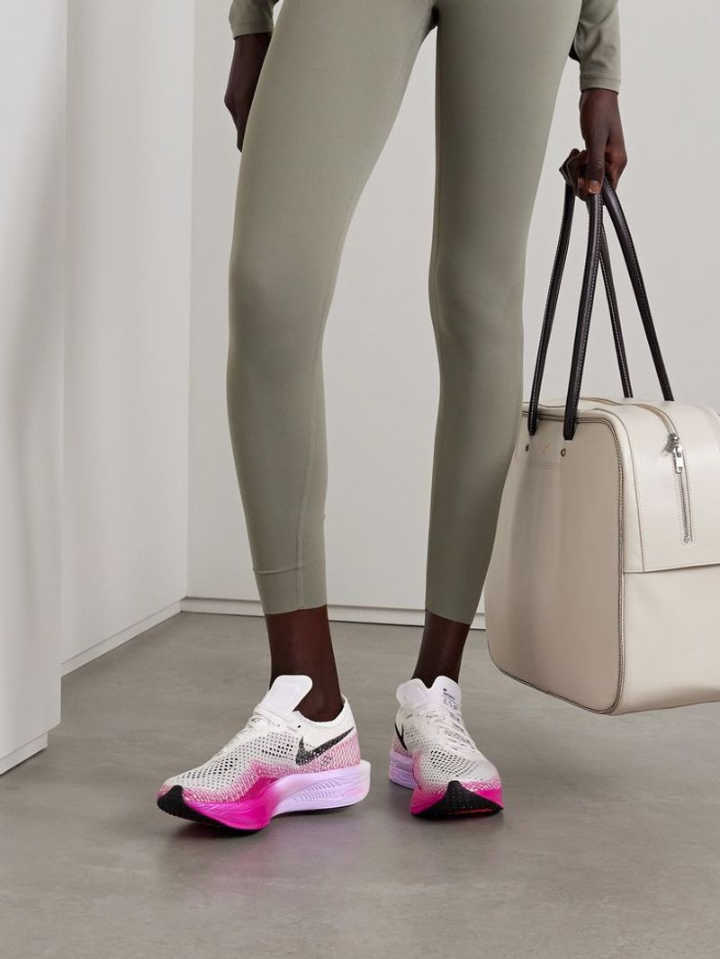 Ultra-Sporty Running Shoes